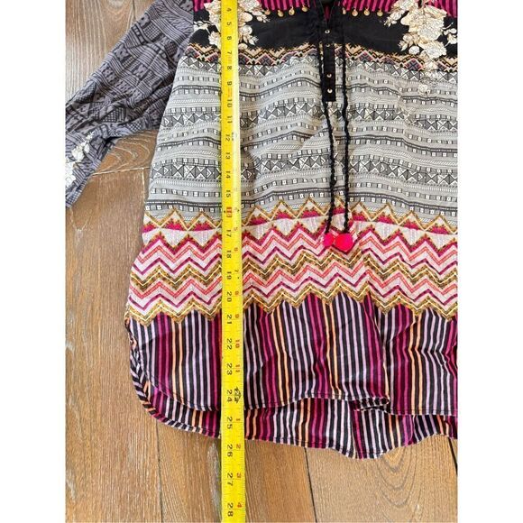 Ethnic by Outfitters Floral Printed Blouse Size Medium - Picture 7 of 10